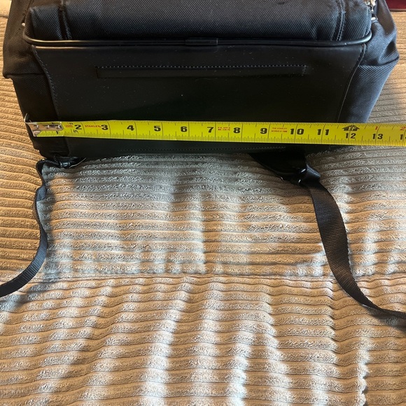 Auth Tumi Arrive Backpack Black Very Nice Travel - Picture 3 of 13